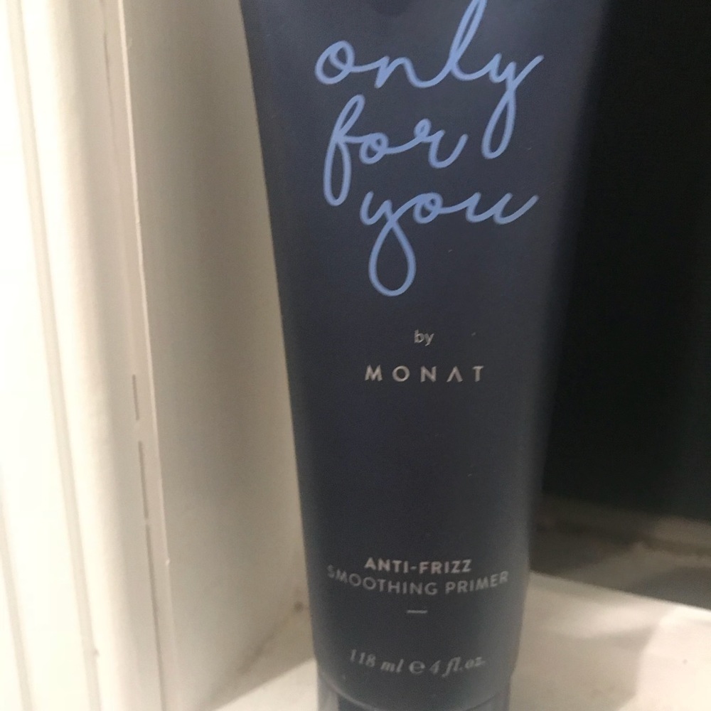 Monat anti frizz primer